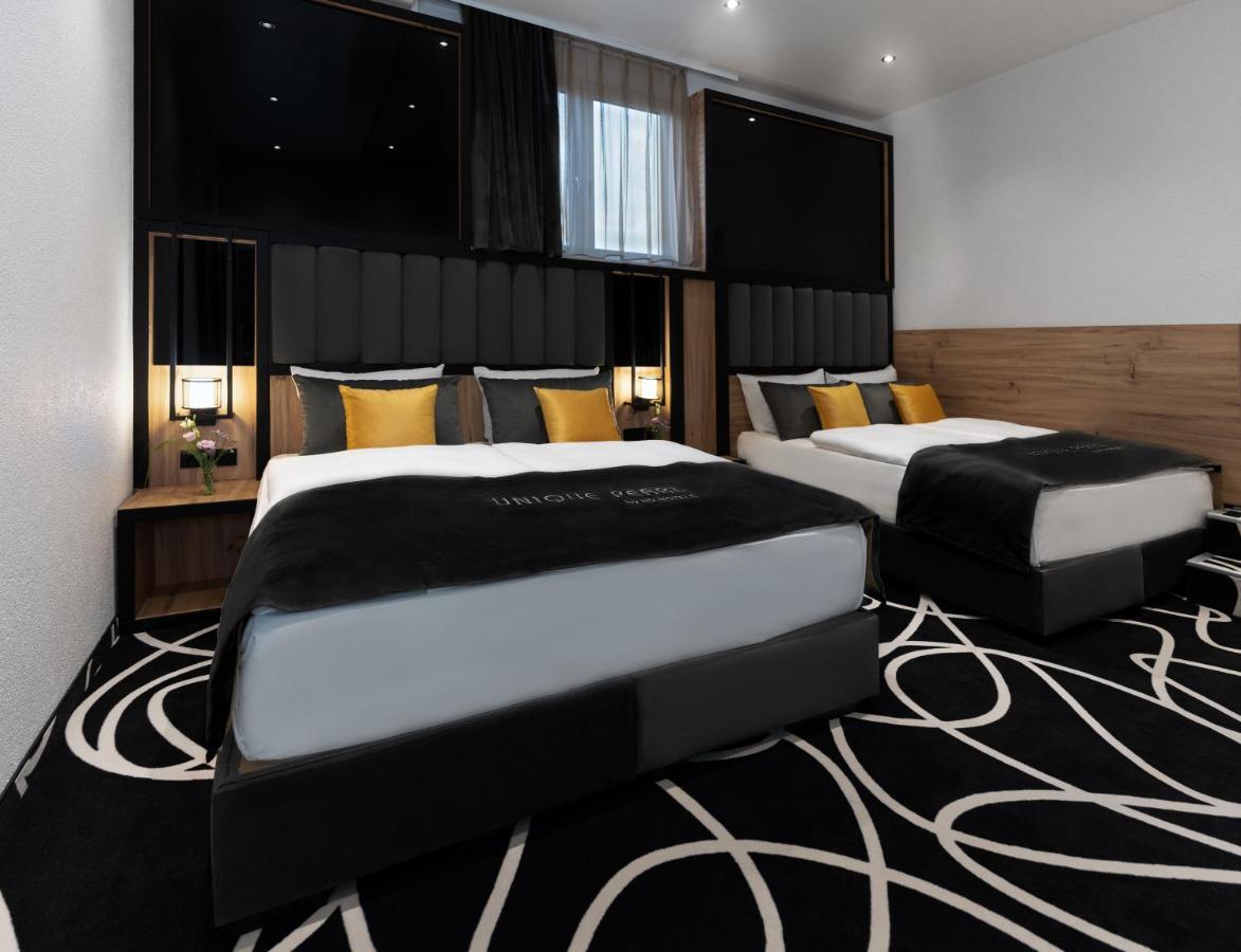 Familienzimmer mit Doppelbett